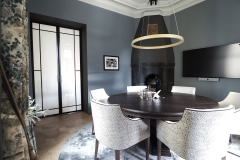 kontor-summa-house-bessie-rundt-spisebord-lux-spisestoler-foto-c-refsum-Input-interior-18-brubakken-home-web