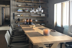 langt-bord-hytte-brubakken-home-web