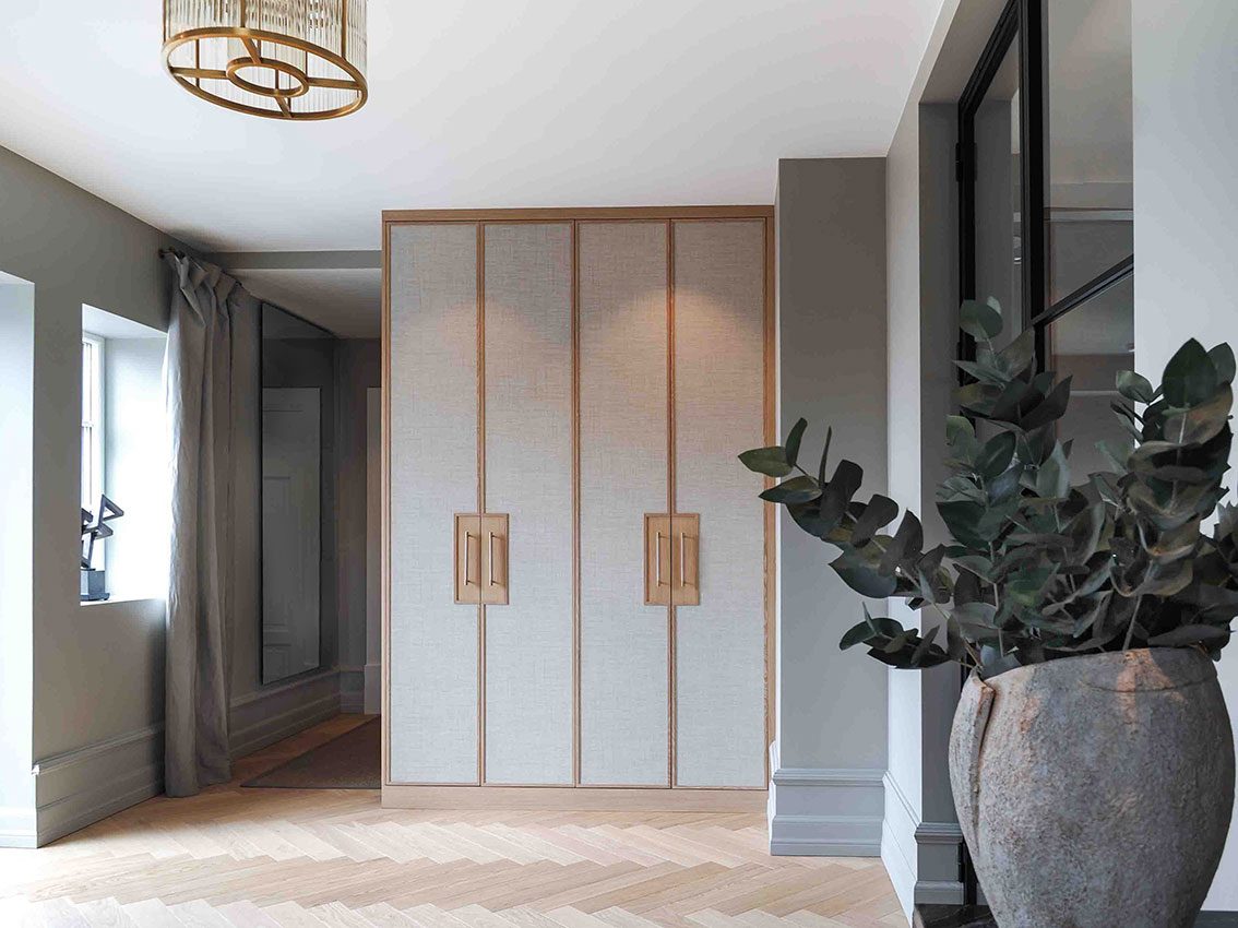 garderobe-entre-hall-lys-eik-m-tapet-26-gimle-foto-refsum-brubakken-home-web