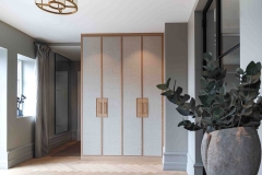 garderobe-entre-hall-lys-eik-m-tapet-26-gimle-foto-refsum-brubakken-home-web
